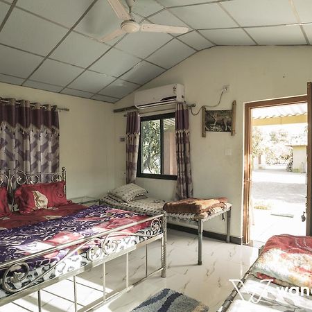 Lookout Villa - A Wandertrails Stay Sasan Gir Exteriör bild